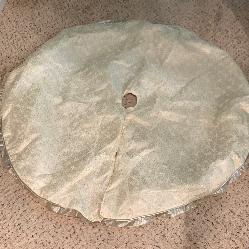 Holiday Christmas Tree Skirt